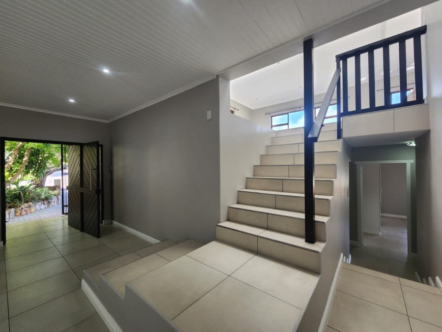 5 Bedroom Property for Sale in Loerie Park Western Cape